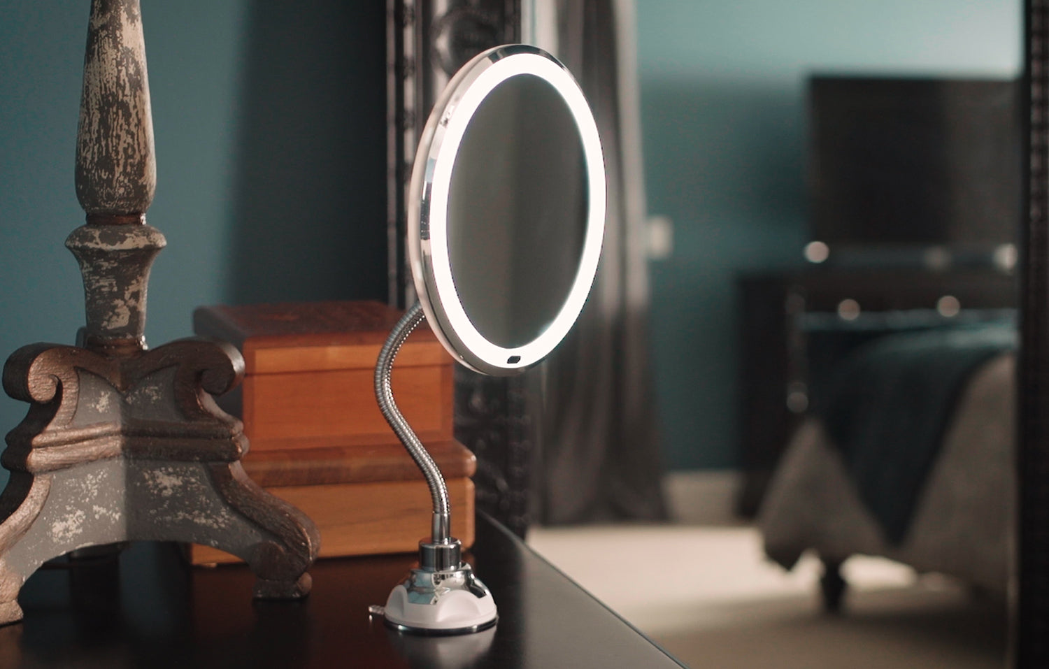 Flexible Mirror | The mirror that comes with you!
